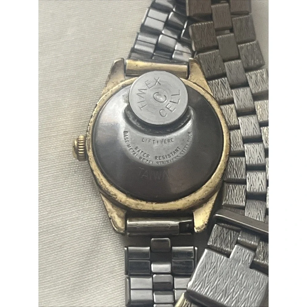 Vintage Timex Electric Ladies Watch Analog‎ Gold Tone Wrist Tested Needs Battery